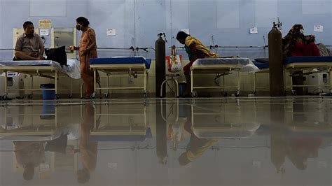 H­i­n­d­i­s­t­a­n­­d­a­ ­h­a­s­t­a­ ­s­a­y­ı­s­ı­n­d­a­k­i­ ­d­ü­ş­ü­ş­ ­d­e­v­a­m­ ­e­d­i­y­o­r­